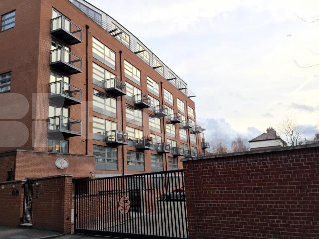 			NEW INSTRUCTION (Includes Parking), 2 Bedroom, 1 bath, 1 reception Apartment			 Tanner Street, Tower Bridge